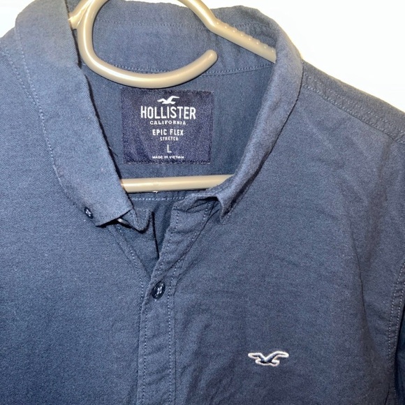 Bundle of 2 Men’s Hollister Button-Down Shirts (Size L)Excellent Condition - Picture 10 of 13